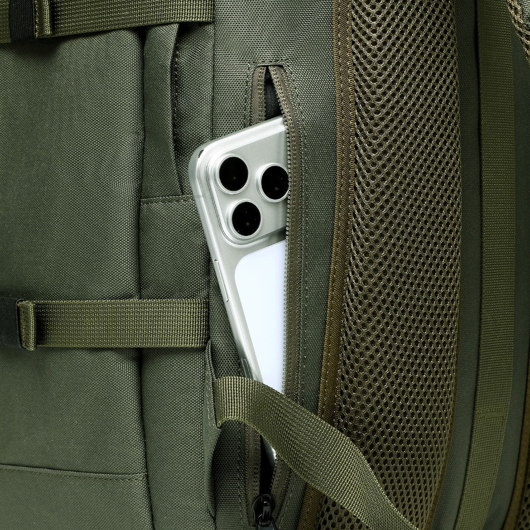 Flyer Grab & Explore Series Backpack